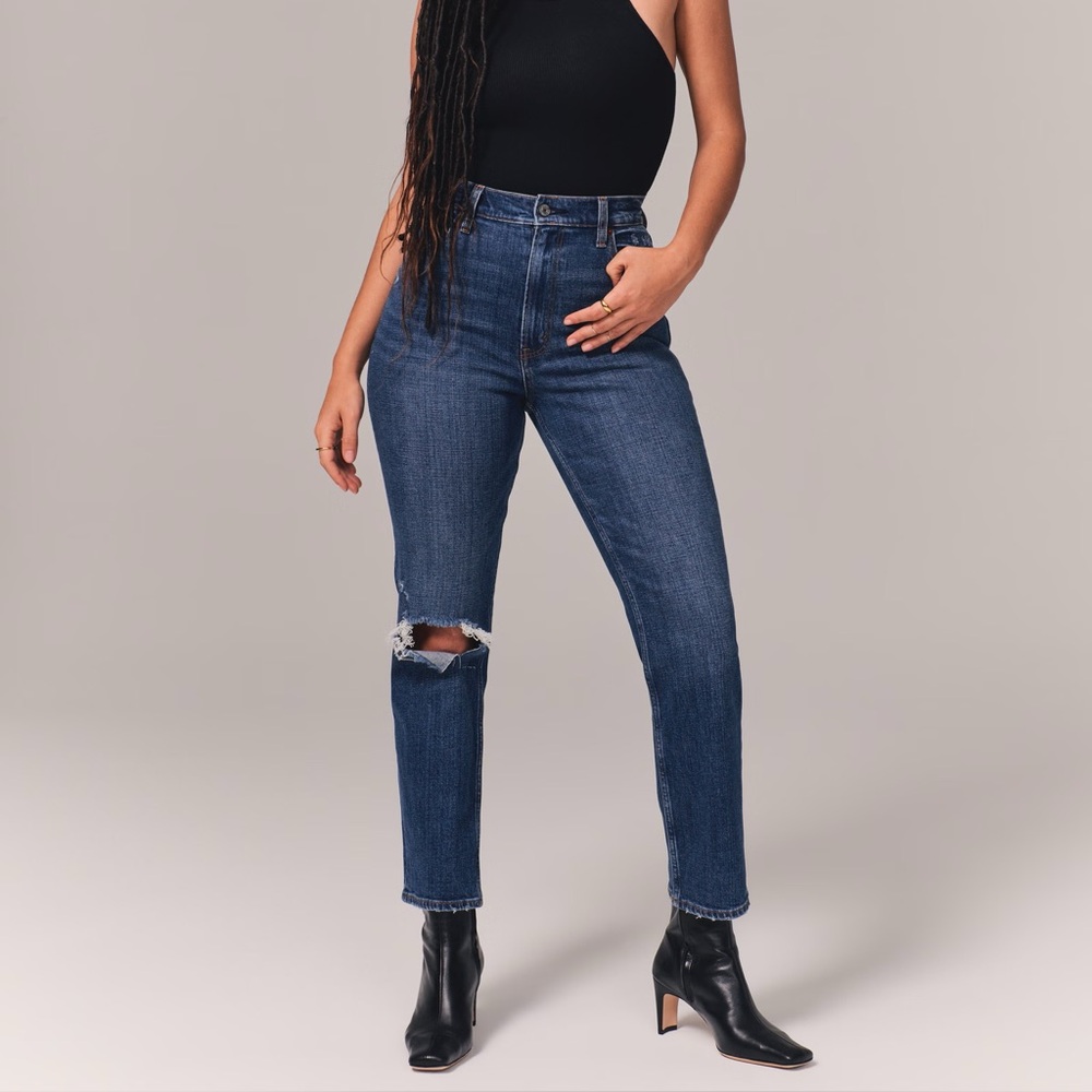 Abercrombie High Rise Ankle Straight Jeans – Medium Wash, Size 29
